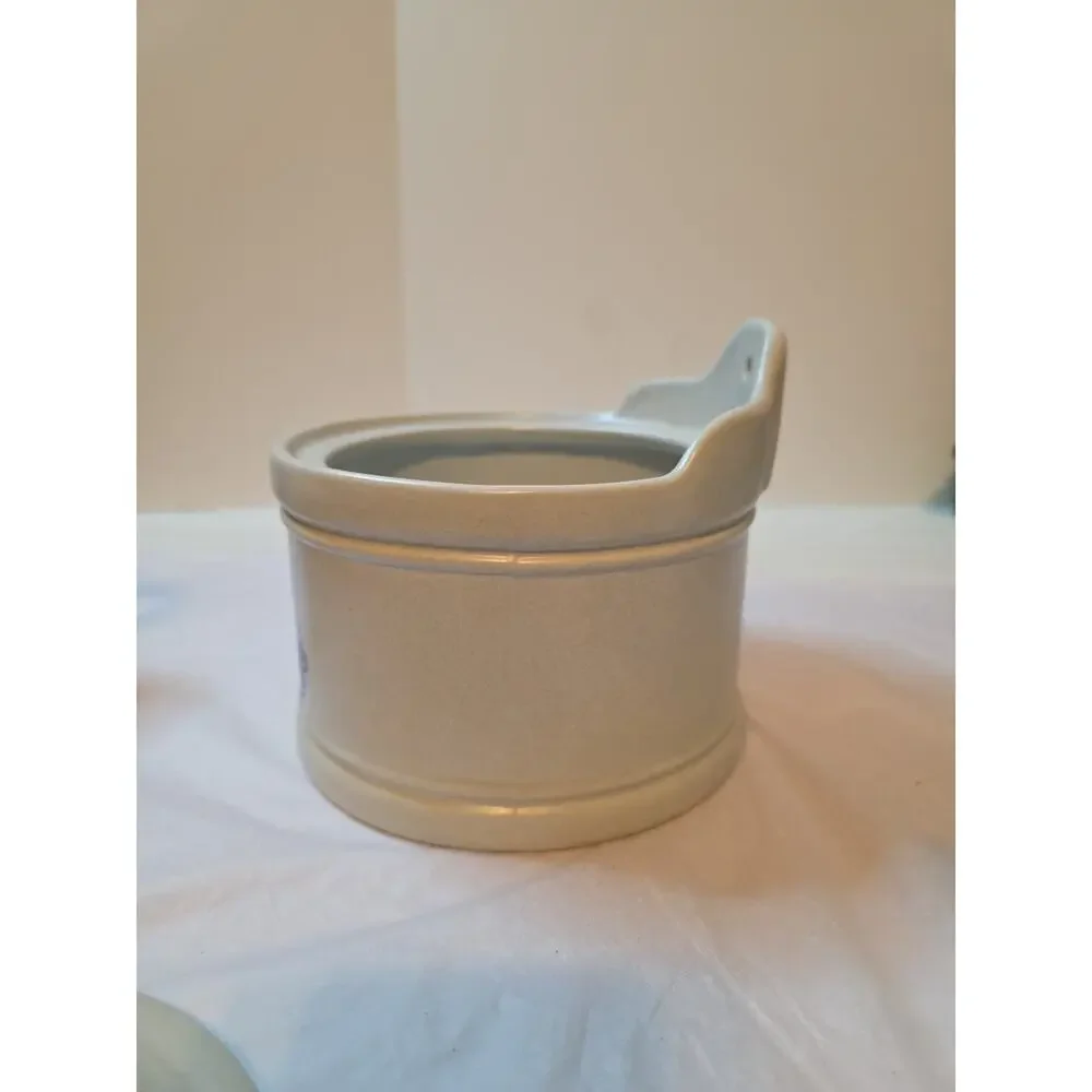 Pfaltzgraff Yorktowne Hanging Salt Box & Lid VTG Stoneware Crock Cellar 560Y